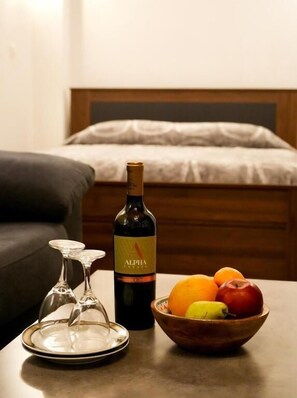 Deluxe Double Room, Patio, Courtyard View | Kalis bunyi, Wi-fi percuma 