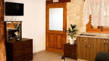 Deluxe Double Room, Patio, Courtyard View | Ruang tamu