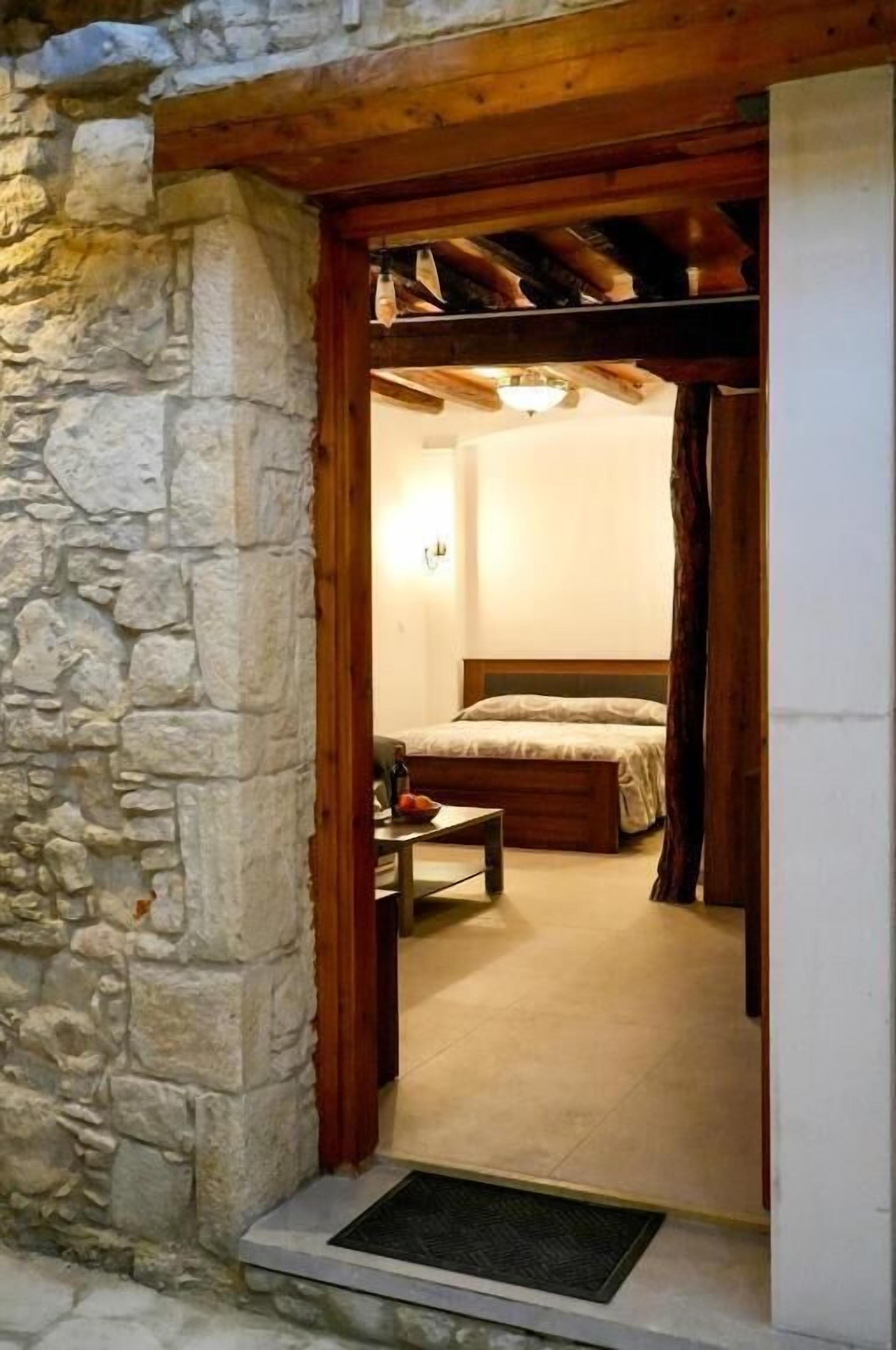 Deluxe Double Room, Patio, Courtyard View | Kalis bunyi, Wi-fi percuma 