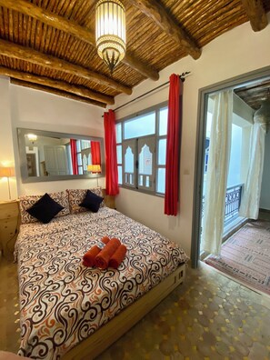WiFi, bed sheets - A small, quiet riad in the heart of the medina, 150 meters from the city walls (Essaouira)