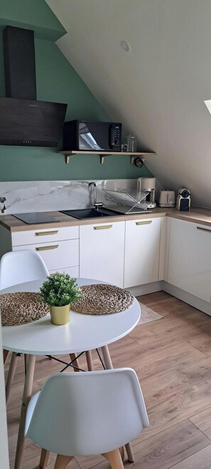 Private kitchen - Vrbo Property (Saint-Loup-Hors)