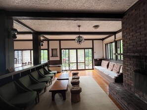 Living area - Hakuba Ratatouille Hotel (Hakuba)