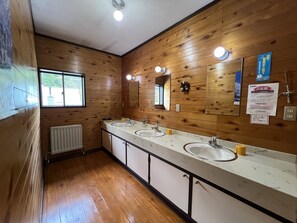 Bathroom - Hakuba Ratatouille Hotel (Hakuba)