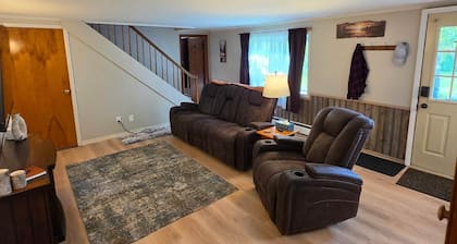 Birch Bungalow - Unit D a cozy 2-bedroom retreat in charming Sault Ste. Marie!