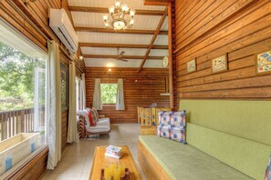 Living area - CosmicStays Yotsuba (Mulshi)