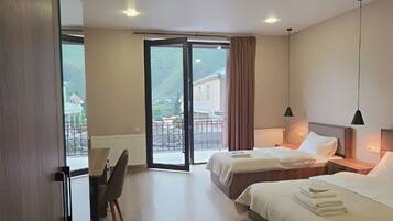 8 bedrooms, WiFi