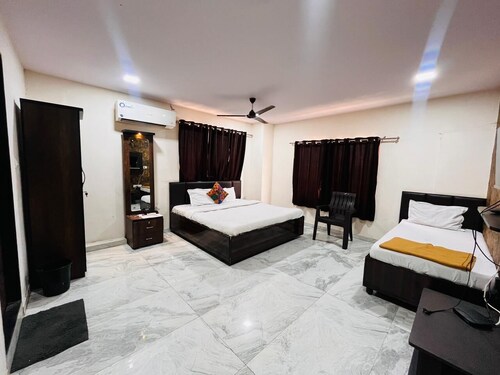 HOTEL VISHWA PALACE