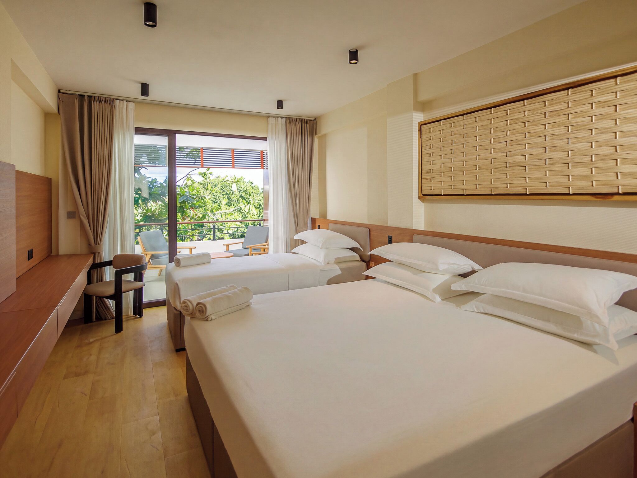 Family Triple Room, City View | In-room safe, desk, iron/ironing board (on request), WiFi (free)