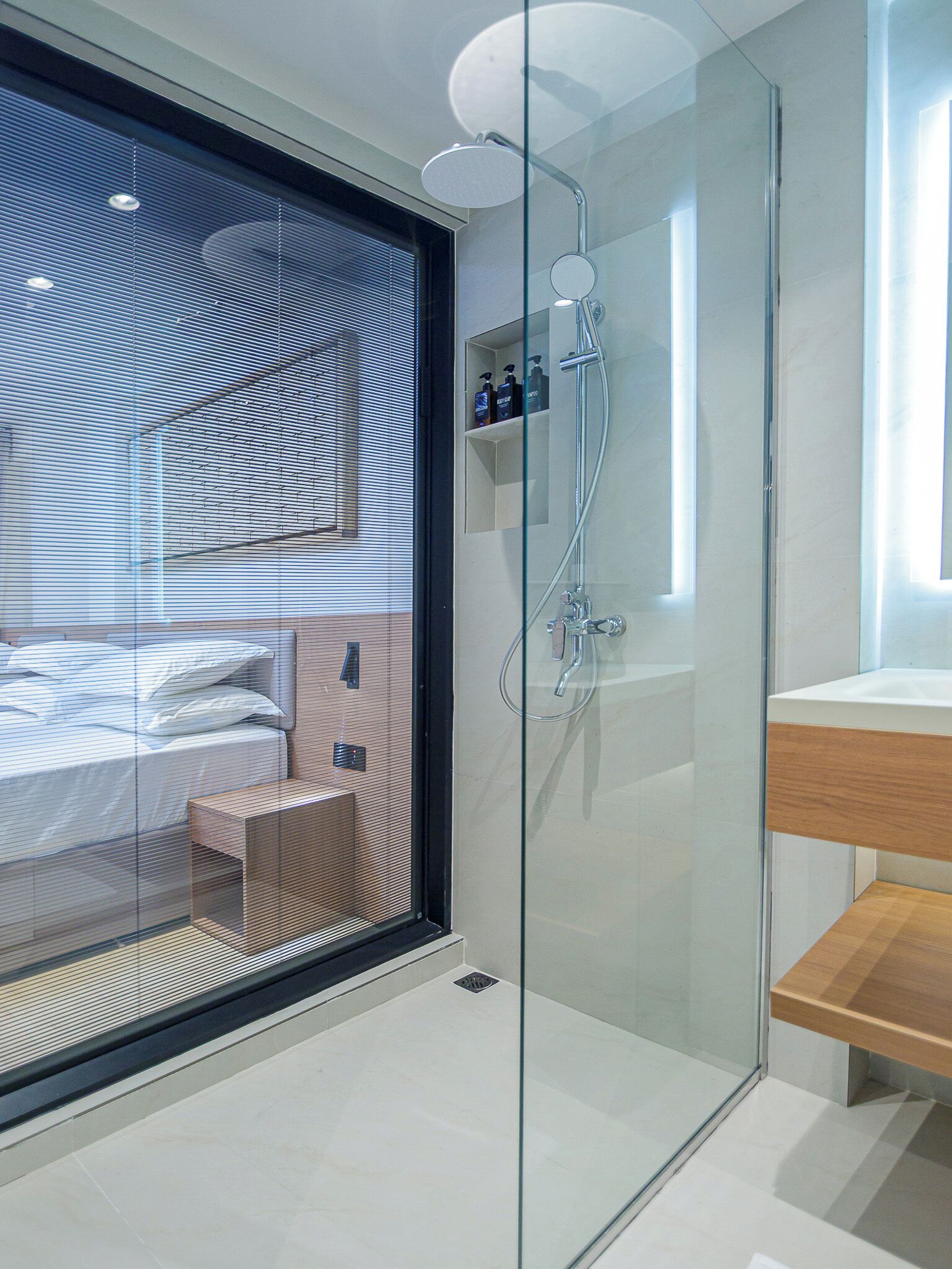 Family Triple Room, City View | Bathroom | Shower, hair dryer, towels, shampoo