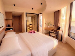 In-room safe, desk, iron/ironing board, free WiFi - Kinan Sentral Maldives (Fulidhoo)