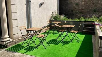 Tempat makan outdoor