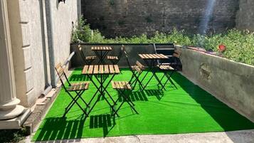 Tempat makan outdoor