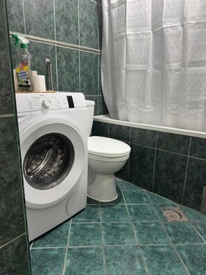 Bathroom - SANTALYA HOSTEL (Beograd)