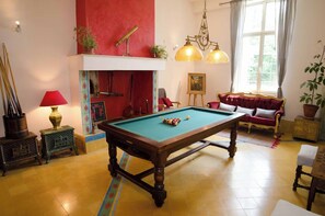 Game room - Vacation Rentals at Valflaunès Castle (Valflaunès)