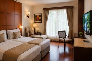 In-room safe, desk, laptop workspace, soundproofing - Bel La Monde Blu Chhattarpur (Chhattapur)