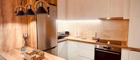Fridge, oven, stovetop, toaster