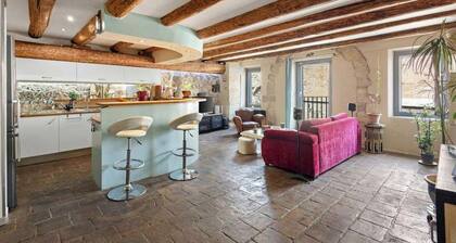 Well-equipped apartment close to everything