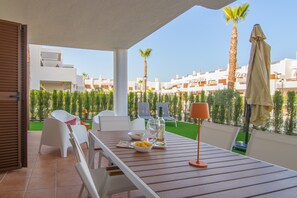 Outdoor dining - Apartamento Apea (Mar de Pulpi) (San Juan de los terreros)