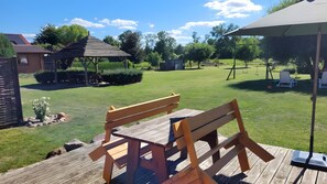 Outdoor dining - Cozy Holiday Home for 4 People (60 m²) in Klink (Klink)
