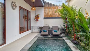 Deluxe Villa, 1 Bedroom, Kitchenette, Pool View | Kolam renang | Kolam renang terbuka 