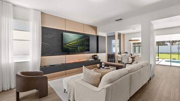 House | 5 bedrooms, high-speed internet