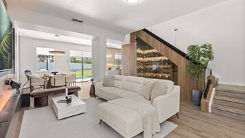 House | 5 bedrooms, high-speed internet