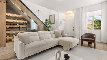 House | 5 bedrooms, high-speed internet