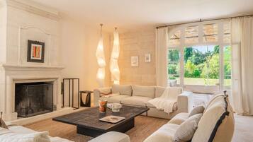 House | 6 bedrooms, Internet