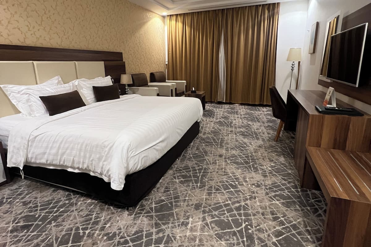 Superior Double Room | Premium bedding, minibar, in-room safe, soundproofing