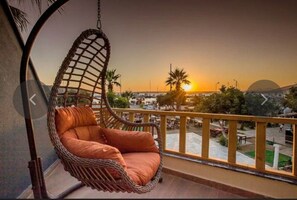 Classic-Zimmer, Balkon, Meerblick | Terrasse/Patio