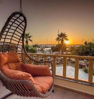 Quarto clássico, sacada, vista para o mar | Terraço/pátio