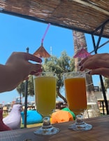 Alimentos y bebidas