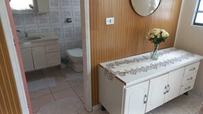 Asciugamani, sapone, carta igienica