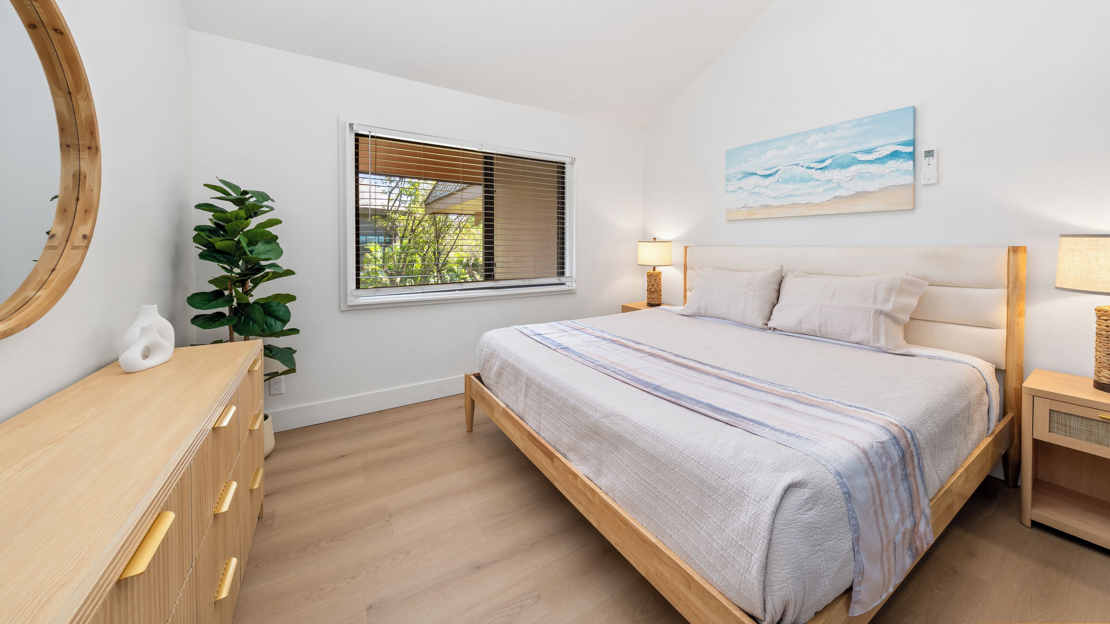 Desk, iron/ironing board, WiFi (free), bed sheets