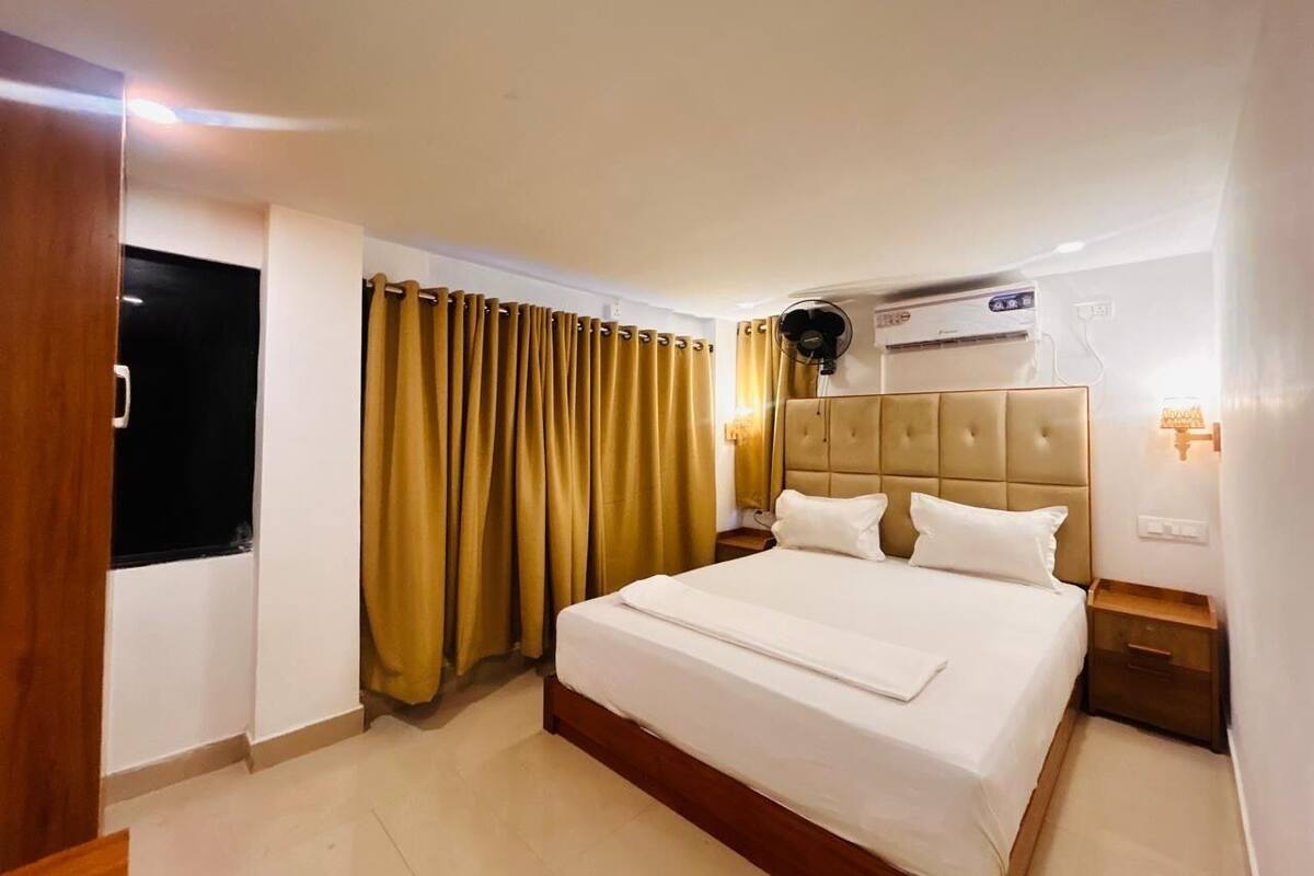 Deluxe Double Room, City View