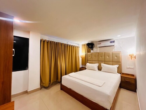 S Palace Regency 