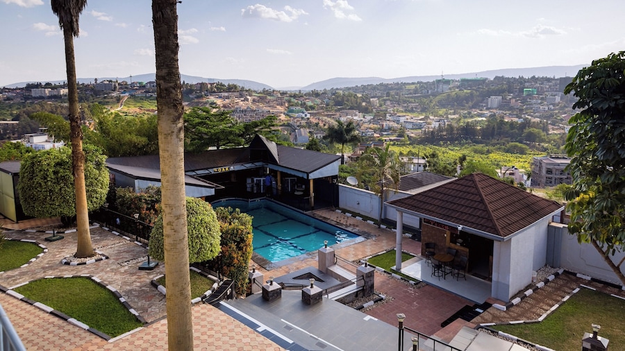 Poolside View Guest House