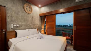 Kamar Double Deluks, 1 Tempat Tidur Queen, Bebas Asap Rokok, pemandangan kebun | Brankas dan Wi-Fi gratis