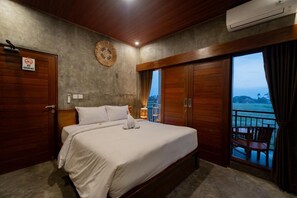 Doppia Deluxe, 1 letto queen, non fumatori, vista giardino | Una cassaforte in camera, Wi-Fi gratuito
