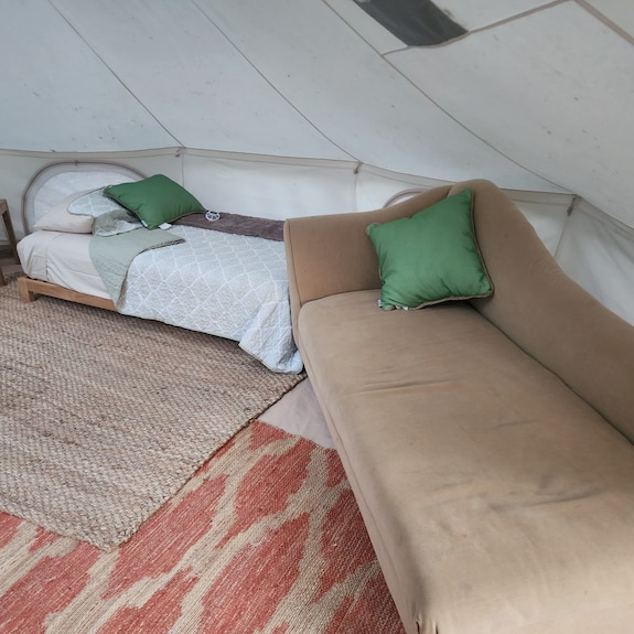 Quaint 1-bedroom Bell Tent In Charming Frankfort, Me Perfect For Nature Lovers. - Maine
