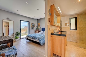 Iron/ironing board, WiFi, bed sheets - Villa Alma – Just Steps from Aix-en-Provence's Historic Center (Aix-en-Provence)