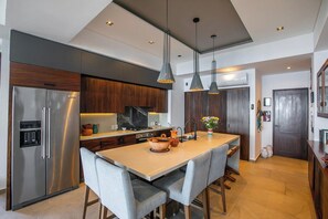 Private kitchen - Oceanview 2BR | BBQ Terrace & Rooftop Pool (Puerto Vallarta)
