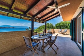Outdoor dining - Villa with Heated Pool, Sea View, Jacuzzi & Total Privacy in Omišalj (Omisalj)