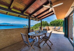 Outdoor dining - Villa with Heated Pool, Sea View, Jacuzzi & Total Privacy in Omišalj (Omisalj)