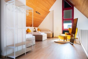 Iron/ironing board, WiFi, bed sheets - Large Gallery Apartment • Stuttgart Trade Fair • Balcony • Parking Lot (Filderstadt)
