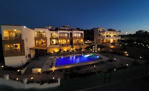 Seasonal outdoor pool - Oussoul House (Al Bahraoyine)