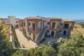 Exterior - Oussoul House (Al Bahraoyine)