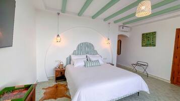 In-room safe, blackout curtains, soundproofing, iron/ironing board