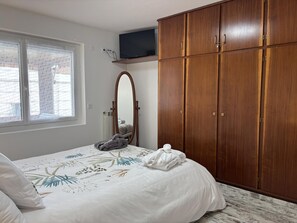 Room - Tranquil house, pets welcome - 4 guests (Le Vernet)