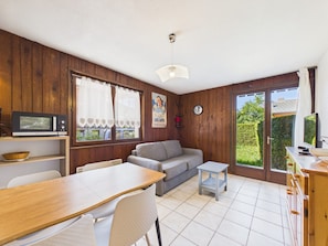 TV - Apartment with private garden, central - 4 guests (Les Gets)